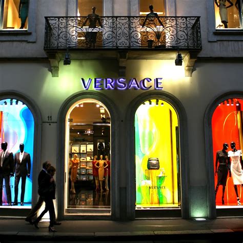 negozio occhiali milano versace|Versace Milan Via Montenapoleone .